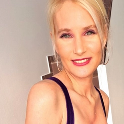 Noémi masszőz extra vállalások profilkép