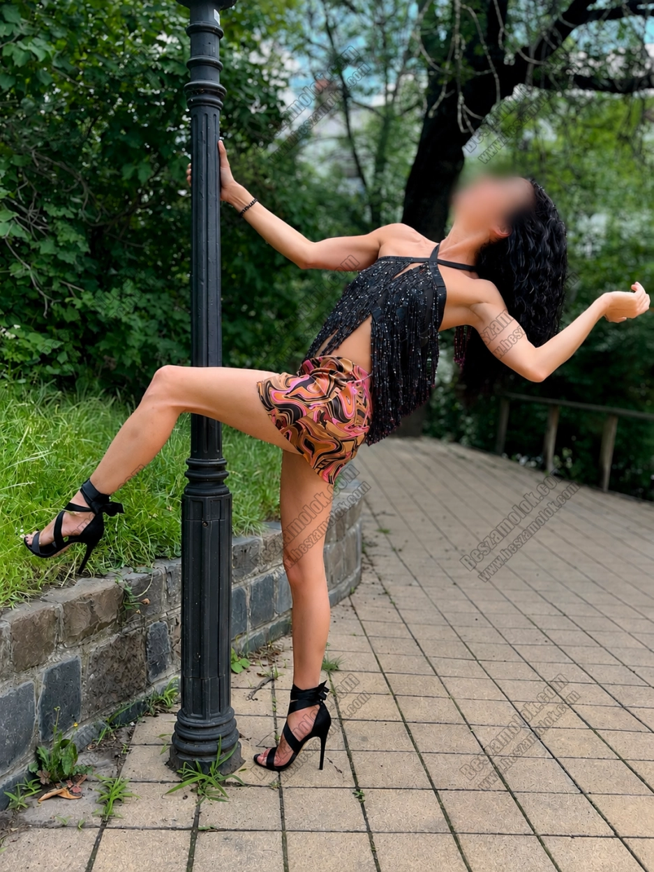 LÉNA - +36 70 548 8817 - nem csak masszazs foto